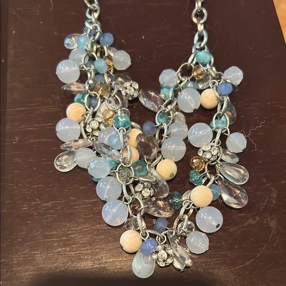 Elegant Multicolor Beaded Necklace - Picture 2 of 2